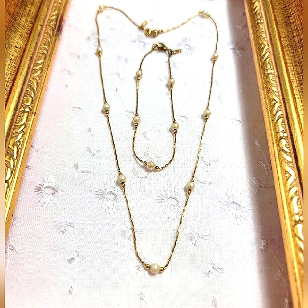 Vintage Monet Demi-parure set with goldtone chain and pearls